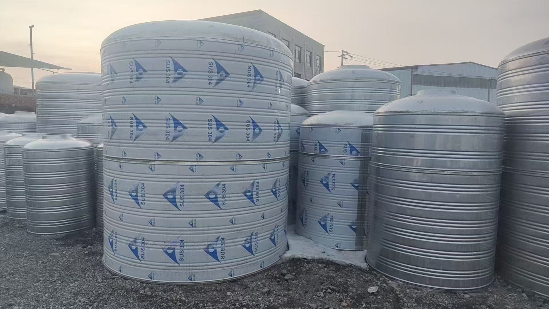 空气能缓冲保温水箱